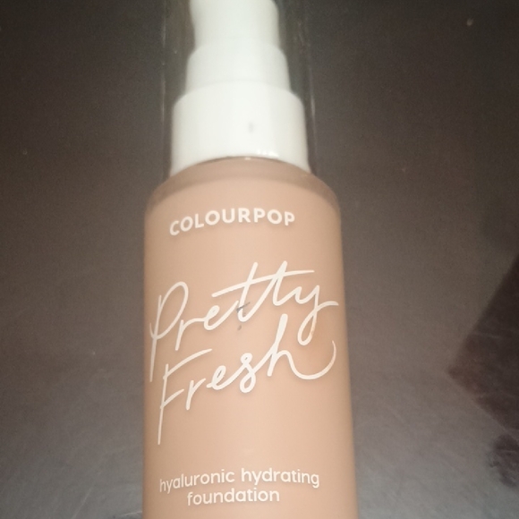 ColourPop Pretty Fresh Hydrating Foundation - Light 60N - Picture 2 of 9